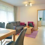Aparthotel Malina & 4*