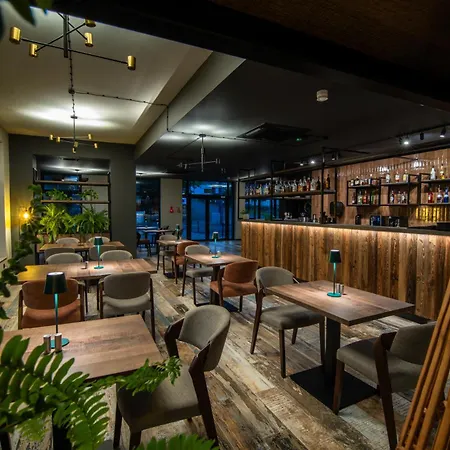 Aparthotel Malina & 4*