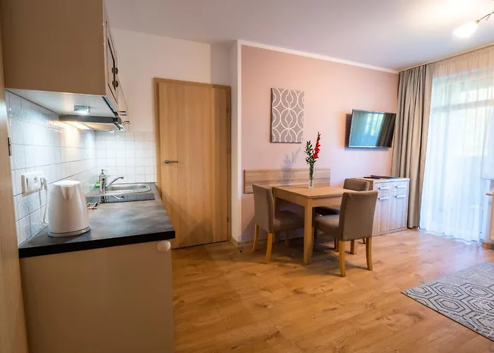 Aparthotel Malina & 4*